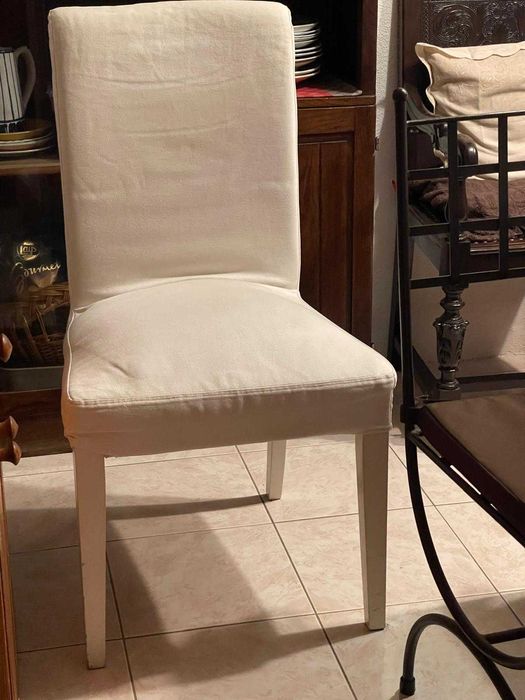 Cadeira em madeira IKEA