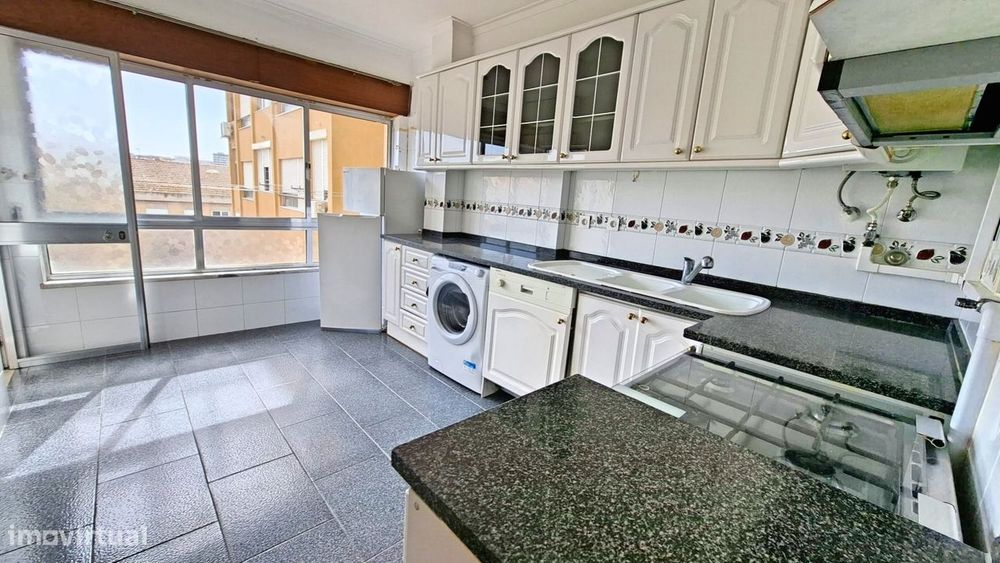 Apartamento T3 com 115m²  no Barreiro