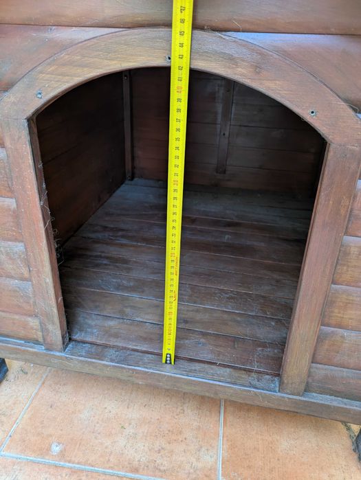 Casota de madeira para cão