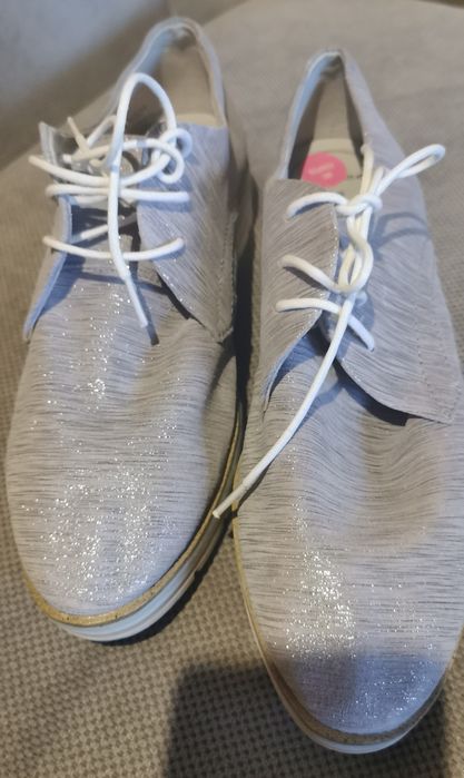 Buty damskie srebrne rozm. 38 Nowe!!!