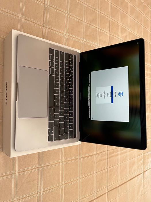 MacBook Pro 13" Touch Bar Intel Core i5 1.4 GHz, 8 GB RAM, 256 GB SSD64739089398786120