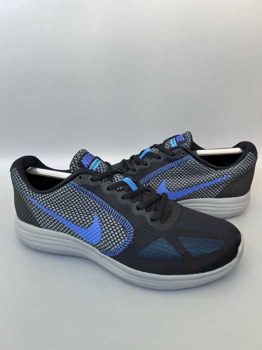 Оригінальні  Кросівки NIKE REVOLUTION 3 42.5р.27см.