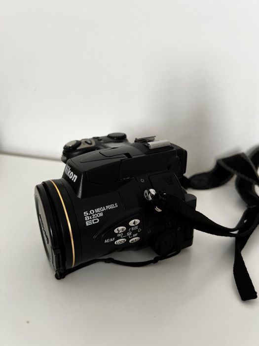 Nikon Coolpix 5700