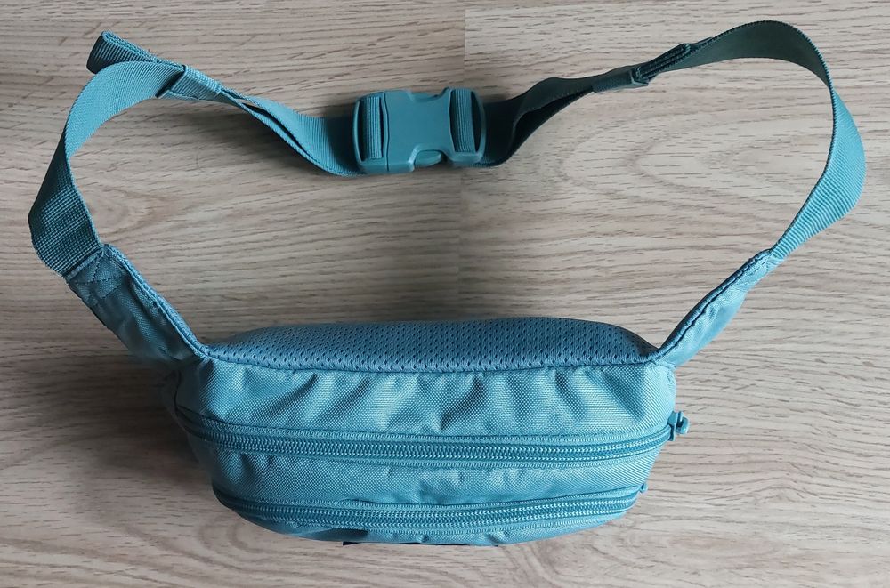 Сумка б/у поясная, бананка dakine hip pack