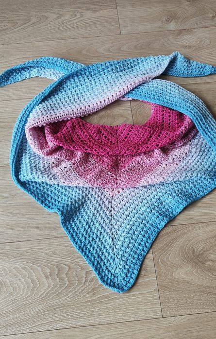 Chusta ombre robiona na szydełku handmade