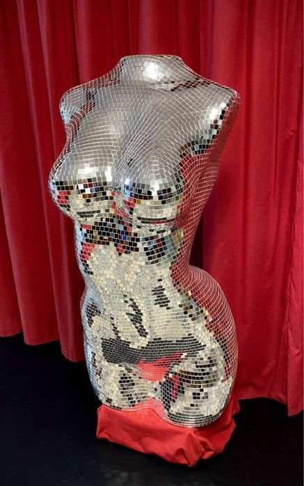 Busto em Espelhos