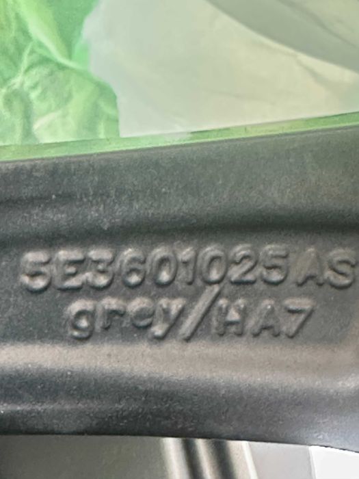 R18 легкосплавні диски Octavia А8 5x112 18" 7,5j et48 5E3601025AS
