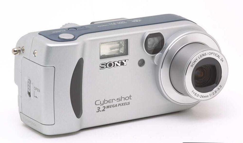 Vintage SONY CYBER-SHOT 3.2 Mega DSC-P71