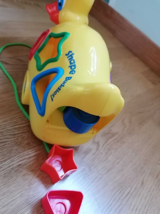 Patinho de puxar com formas e som