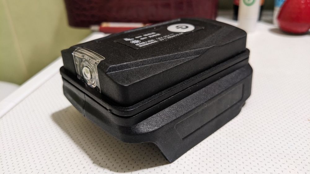 Адаптер USB, повербанк (power bank), ліхтарик Макіта(Makita) Milwaukee