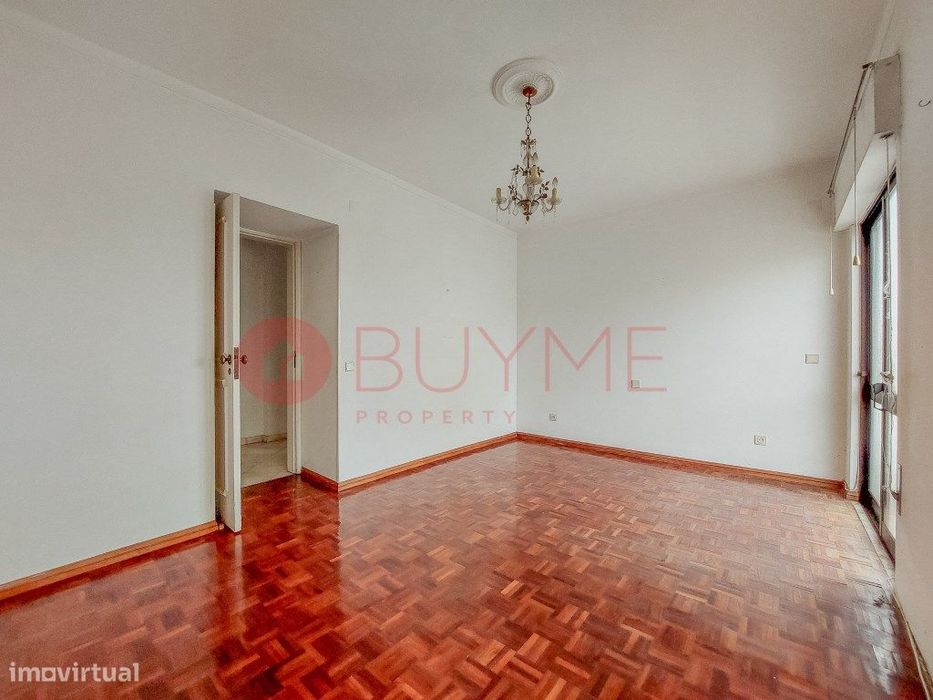 Apartamento T3 com Terraços e Garagem em Loulé