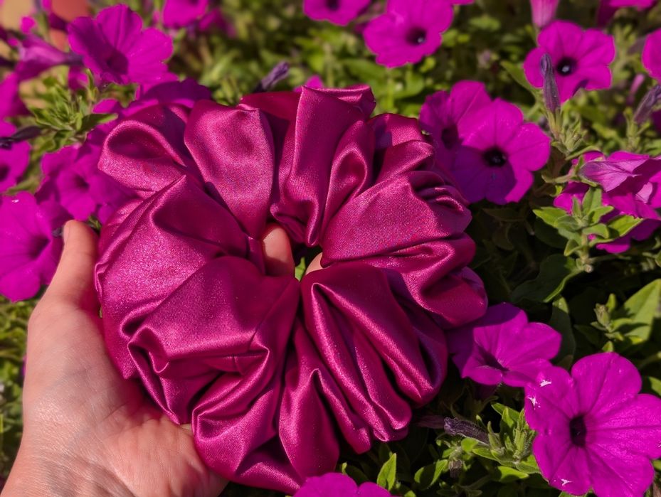 Satynowa scrunchie L