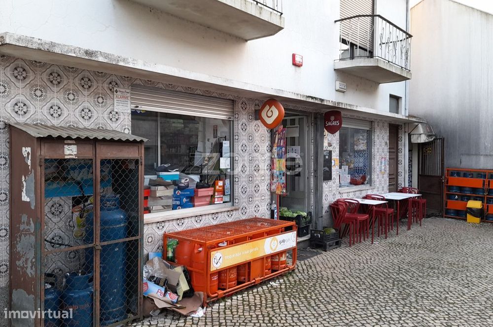 TRESPASSE Mini Mercado com Café/Restaurante em Canelas