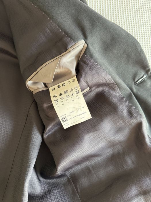 Ciemno szara marynarka hugo boss uniwersalna w bdb stanie wiosna swiet