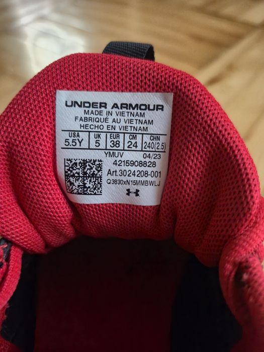 Продам кросівки UNDER ARMOUR