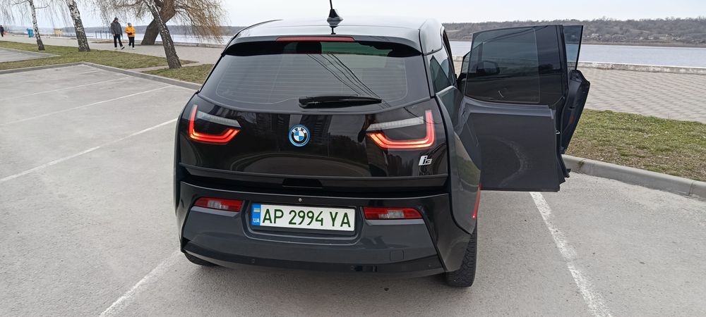Електро авто bmw i3