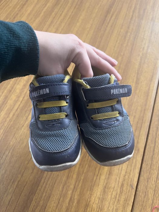 Кросівки сині пікачу