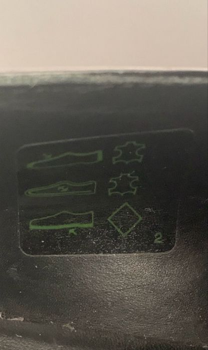 Лофери Jeannot Donna, Італія