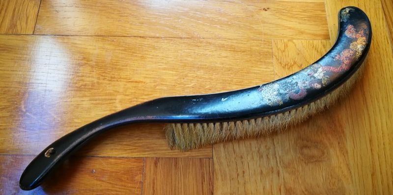 Escova e apanha-migalhas oriental (CHARON)