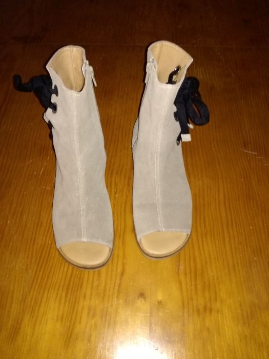 Botins/Sandálias Eureka