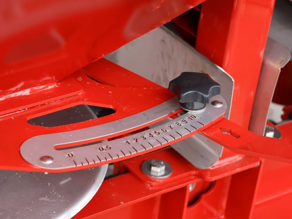 Rozsiewacz nawozu dwutalerzowy 400‎ -‎ 1600 litrów TYTAN