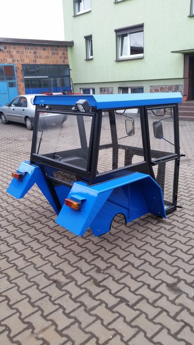 Kabina c 360 c330 Kabina ciągnikowa C360 C 330 Kabina c360 Maska c360