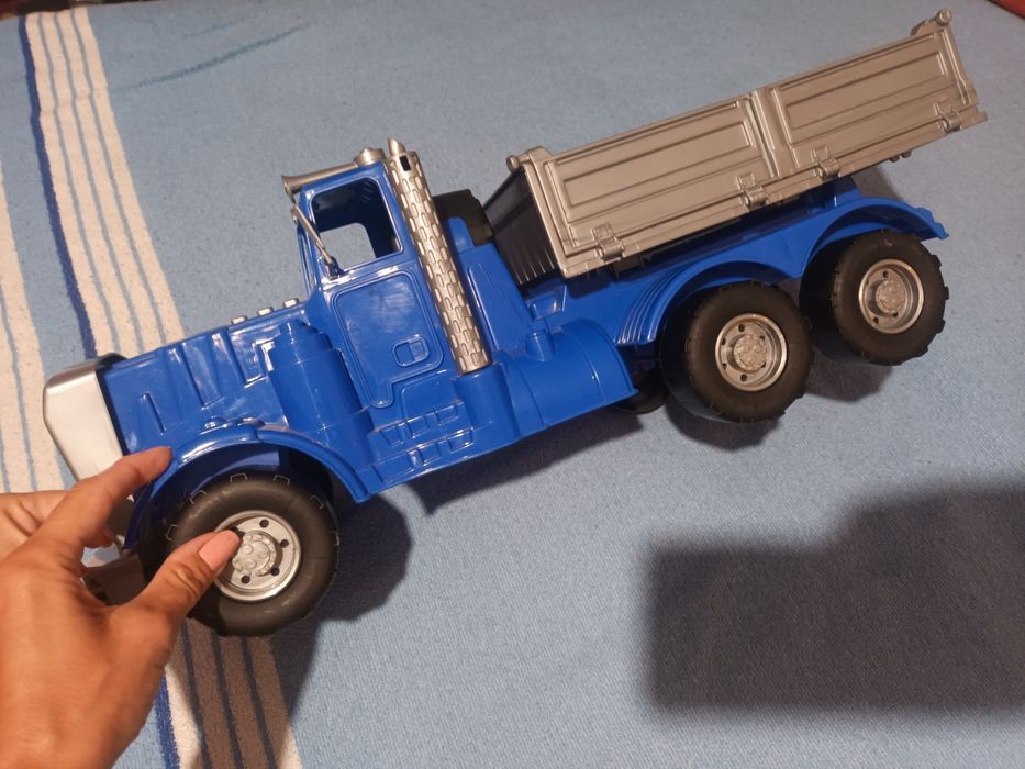 Іграшка дитяча "Вантажівка"