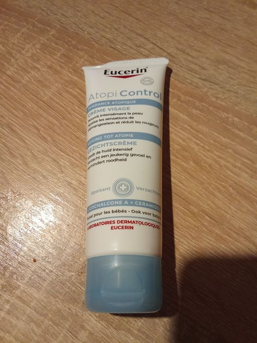 Kojący krem do twarzy Eucerin AtopiControl