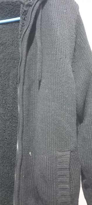 Carapuço preto com pelo