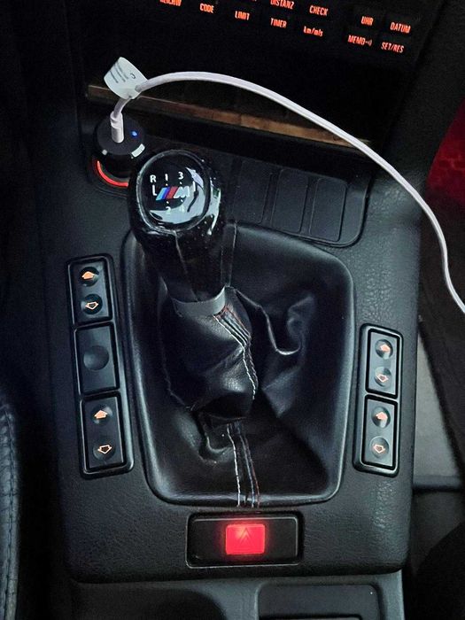 E36 - BMW 318is 1997 (com averbamentos)