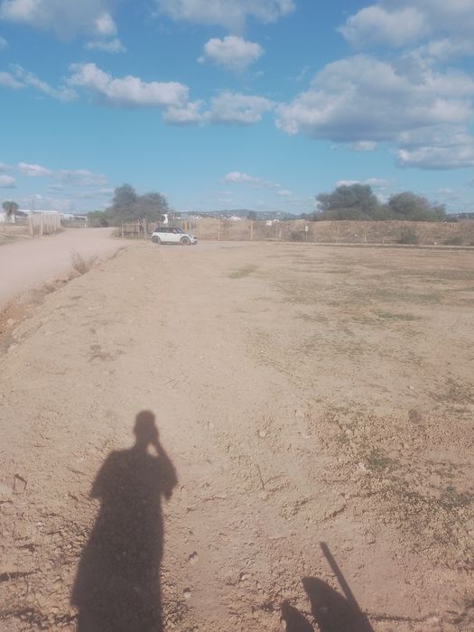 Vendo/alugo ou permuto terreno zona industrial de Algoz com 3contentor