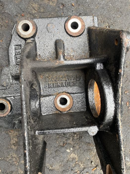 Кронштейн підвісного рено мастер лагуна еспейс