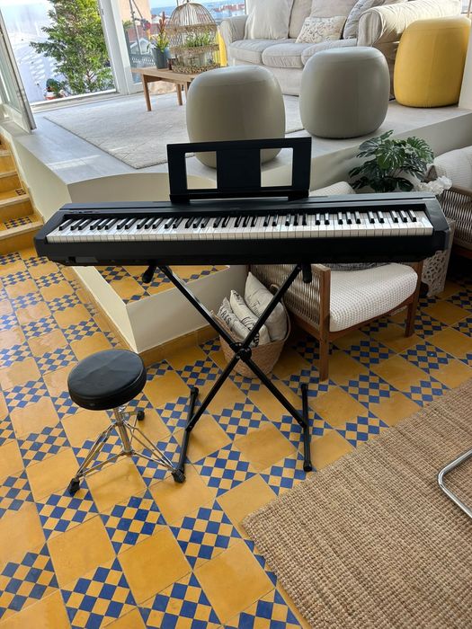 Teclado Yamaha P45 como novo com base e banco