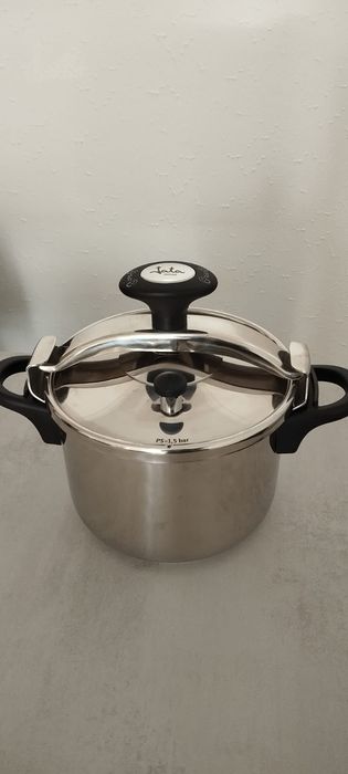 Panela de pressão jata 6L.