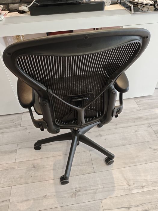 Herman Miller Aeron B  stan wzorowy fotel biurowy klasy premium