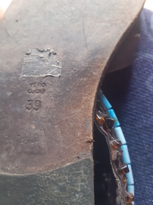 Sandálias N. 39 em couro