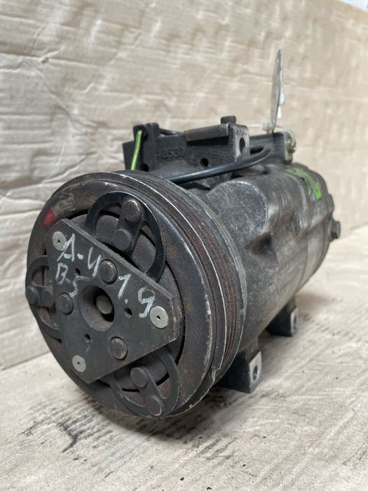 Компресор кондиціонера Passat B5 Audi A4B5 A6C5 8D0260805