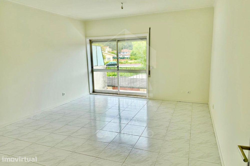 T2+1 com espaço exterior — Canidelo, Porto