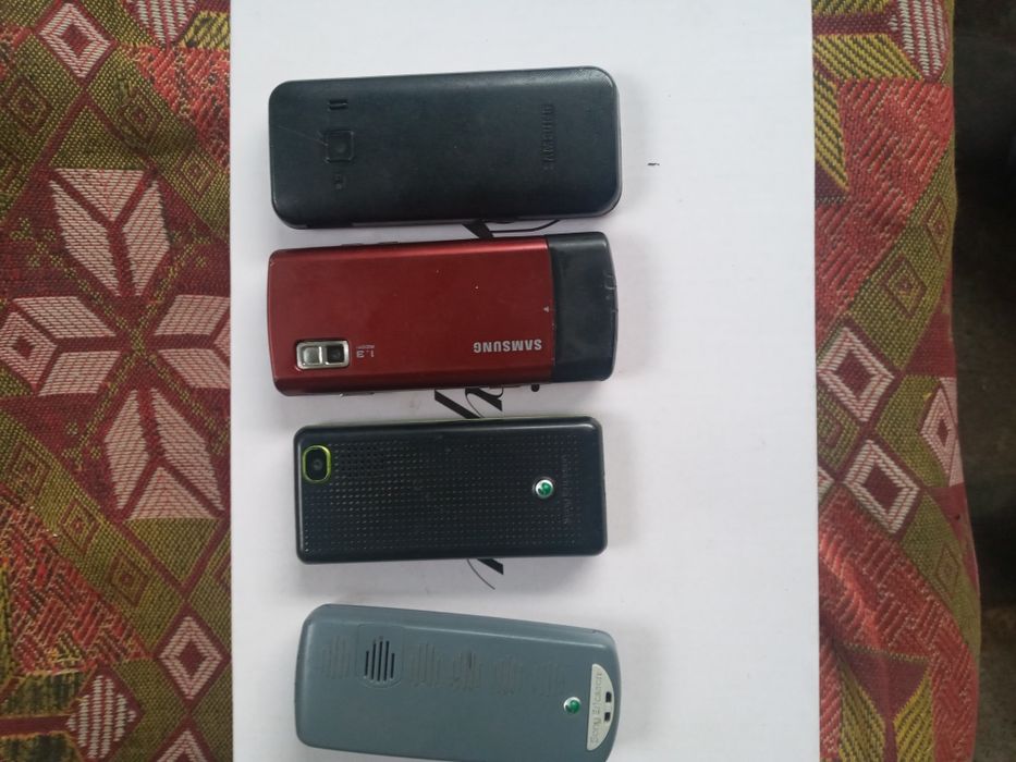 Sony Ericsson та Самсунги усі робочі