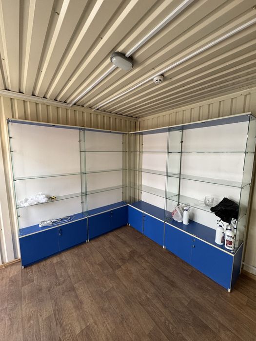 Стікляна вітрина Шкаф стілаж полки