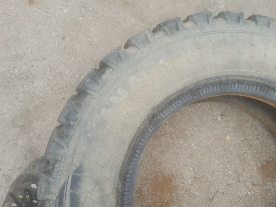 Opona 8.25x20 KAMA
