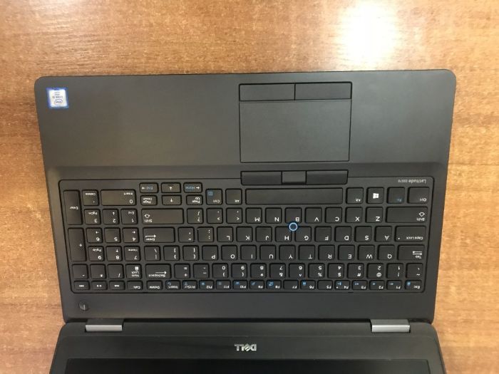 Ультрабук 15" FHD Dell Precision 3510 (i5-6440HQ/16/256/W5130M)