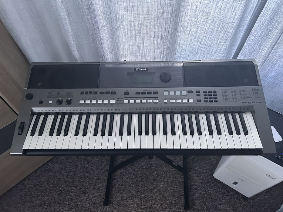 Yamaha PSR-E443 + Statyw