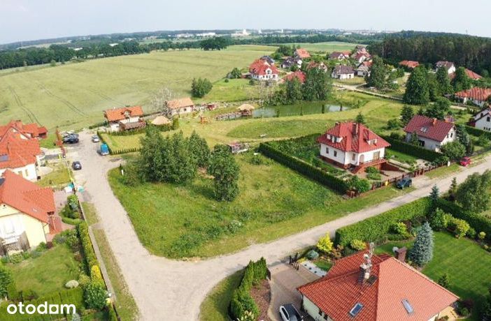 Działka budowlana blisko lasu i jeziora