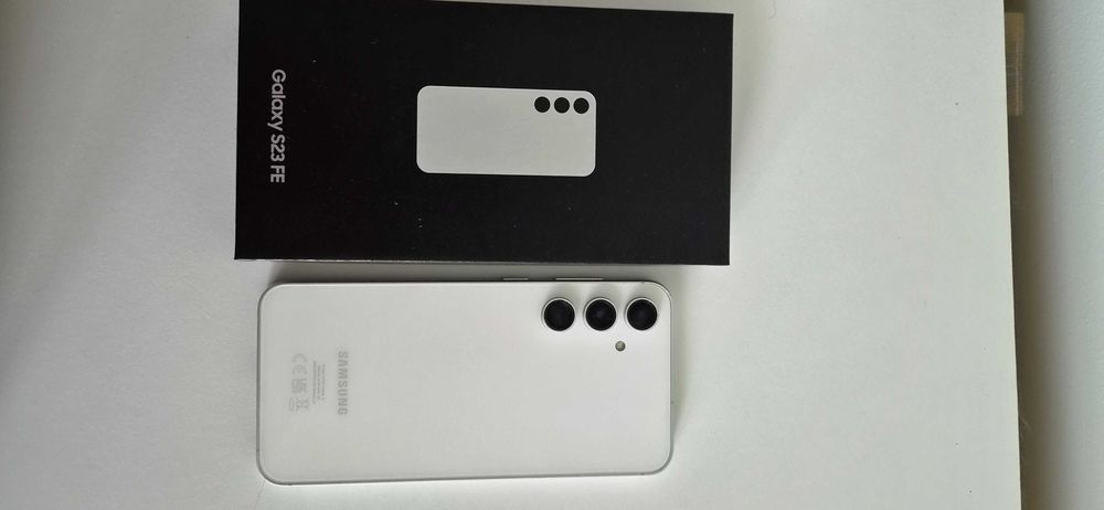 Smartfon Samsung Galaxy S23 FE