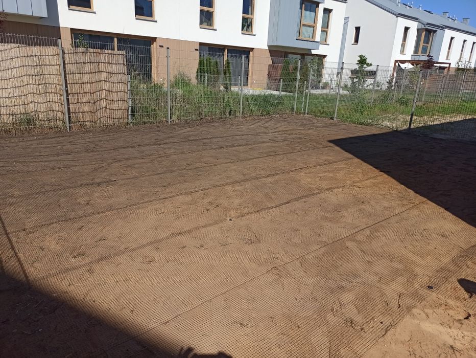 Ogrodnik, prace w ogrodzie