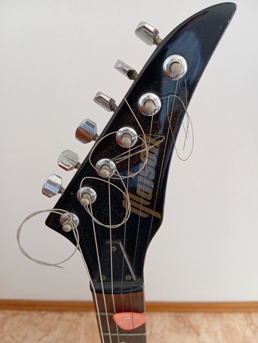 Guitarra eléctrica como nova com amplificador!