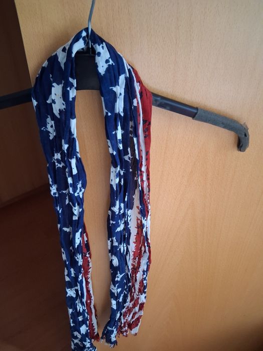 Três echarpes impecáveis