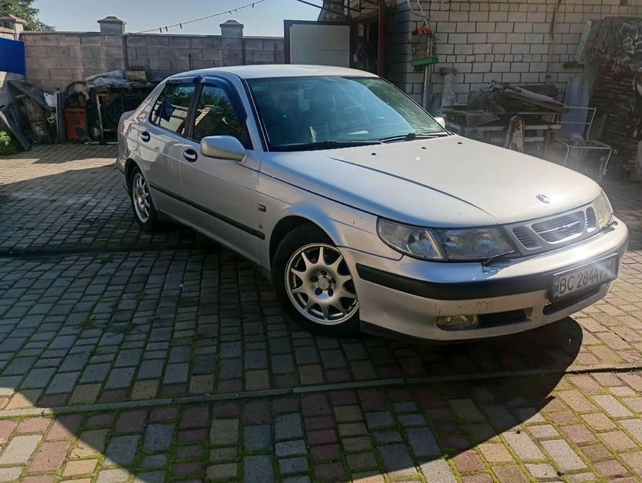Saab 9-5 • 1999 рік • 2.0 газ/бензин