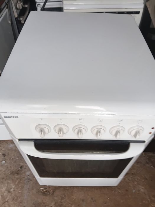 Продам 4х конфорну газову плиту Beko